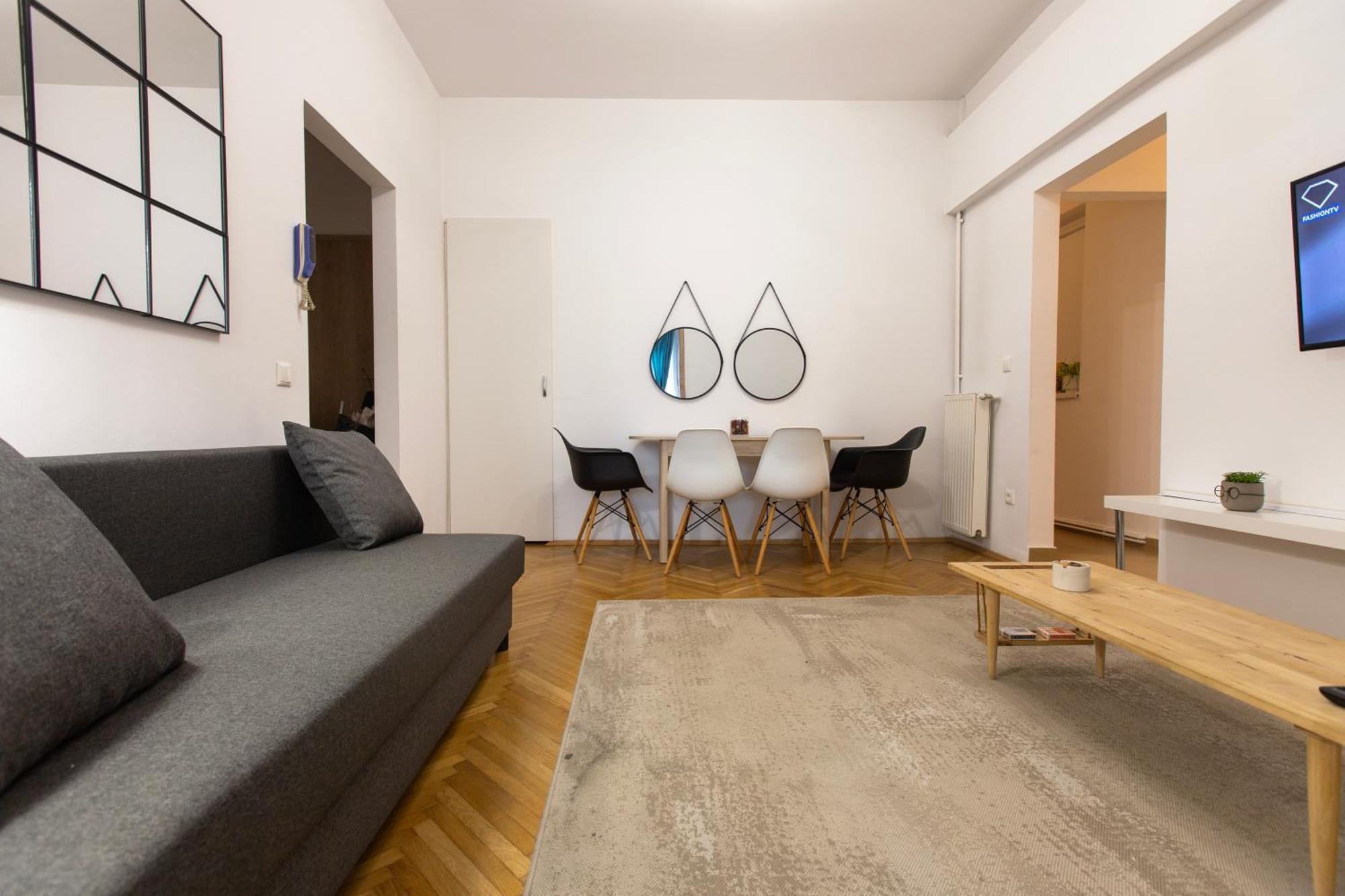 Ultracentral Hong Kong 3 Bdrm Apartment Bukarest Exteriör bild