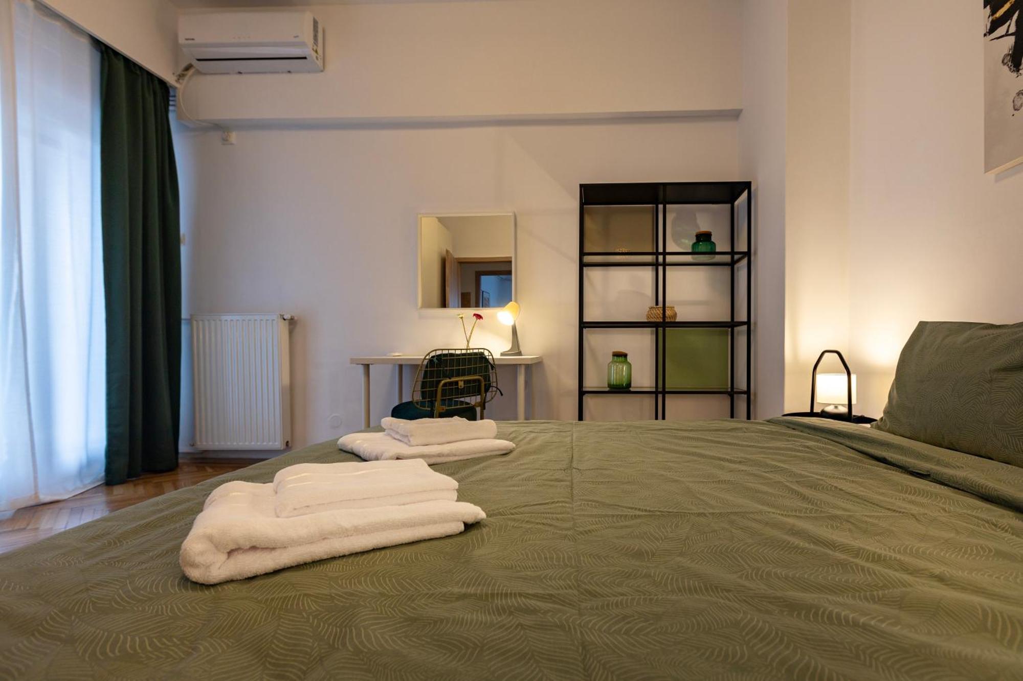 Ultracentral Hong Kong 3 Bdrm Apartment Bukarest Exteriör bild