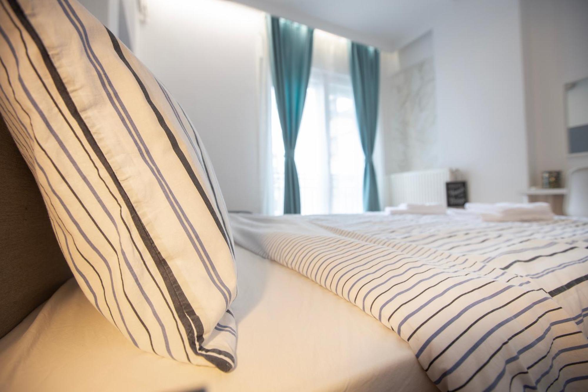Ultracentral Hong Kong 3 Bdrm Apartment Bukarest Exteriör bild