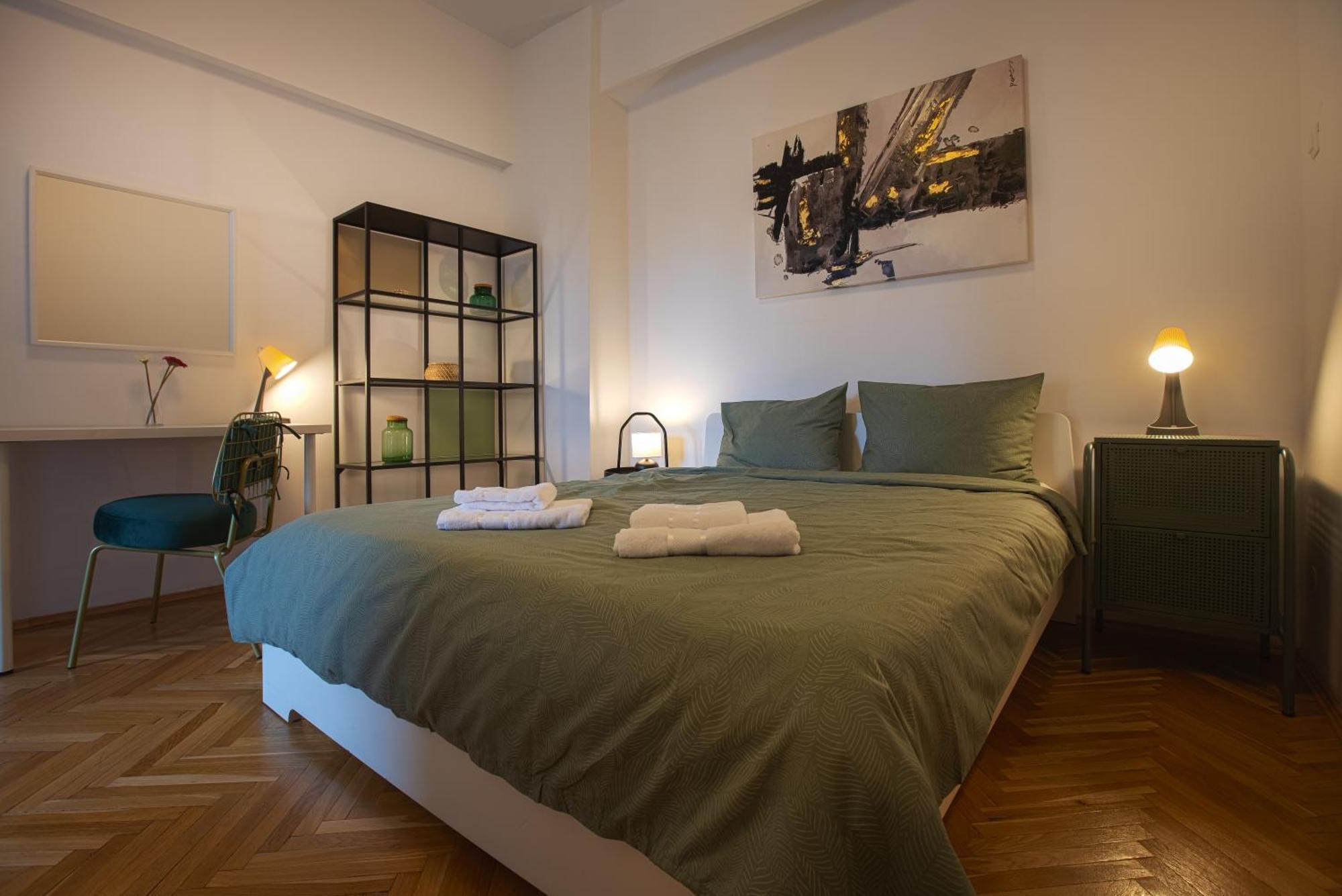 Ultracentral Hong Kong 3 Bdrm Apartment Bukarest Exteriör bild